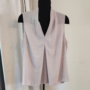 Liz Claiborne Textured Sleeveless Blouse in Cream